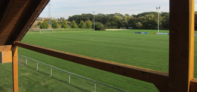 Das Bild zeigt die Sportplätze in Bruchenbrücken, copyright Stadt Friedberg (Hessen)