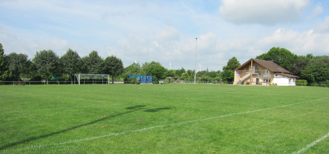 Das Bild zeigt die Sportplätze in Bruchenbrücken, copyright Stadt Friedberg (Hessen)